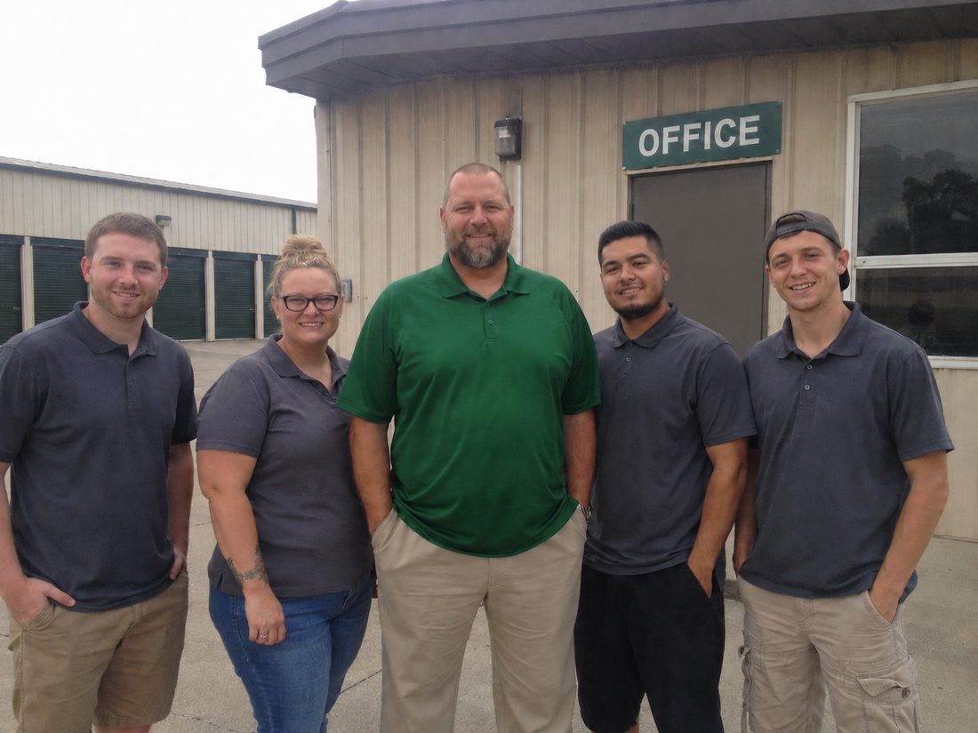 Pest control professionals in Boca Raton, FL